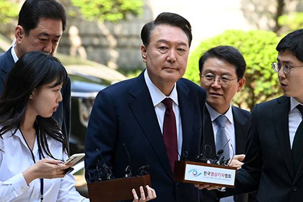 Cựu Tổng thống Yoon Suk Yeol trình diện tại phiên xét xử lần ba về cáo buộc nổi loạn