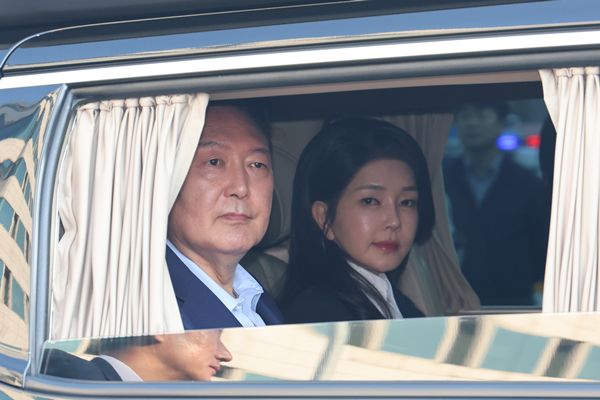 Khám xét nhà riêng cựu Tổng thống Yoon Suk Yeol liên quan tới nghi ngờ về một pháp sư