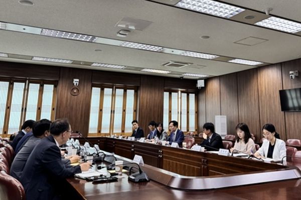Seoul thảo luận biện pháp đối phó với hành vi đơn phương của Bắc Kinh trên vùng biển chồng lấn phía Tây