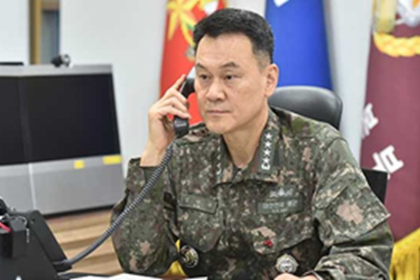 Chủ tịch Hội đồng tham mưu trưởng liên quân Hàn-Mỹ điện đàm tăng cường hợp tác